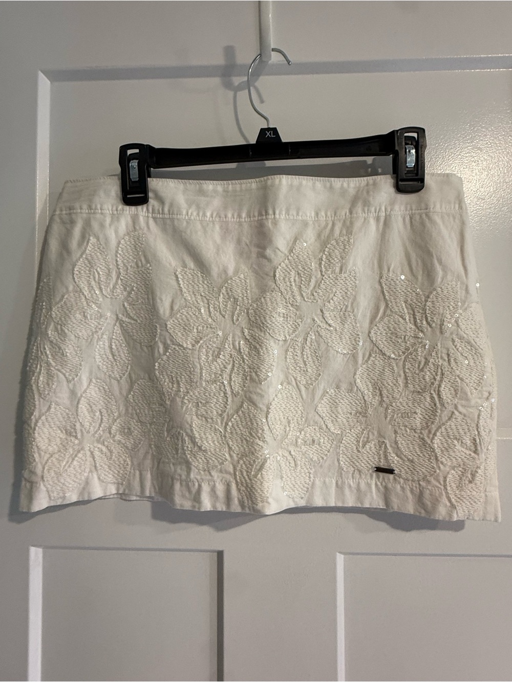 Hollister White Floral Embroidered Mini Skirt